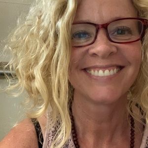 Meet your Posher, Leigh